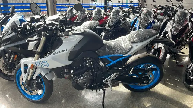 Carro Suzuki GSX-8S 2025 776 cc