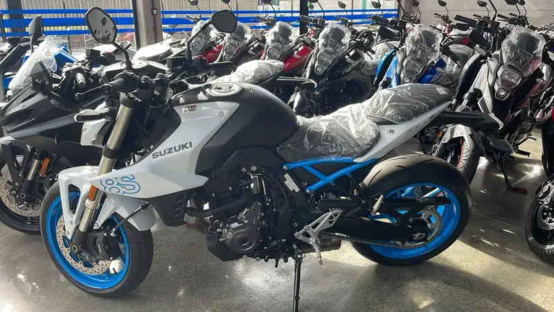 Suzuki GSX-8S 776 cc