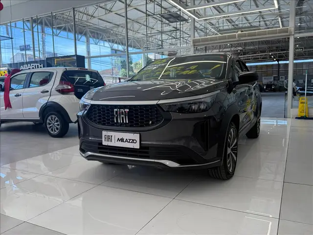 Carro Fiat Fastback 2025 Turbo 200