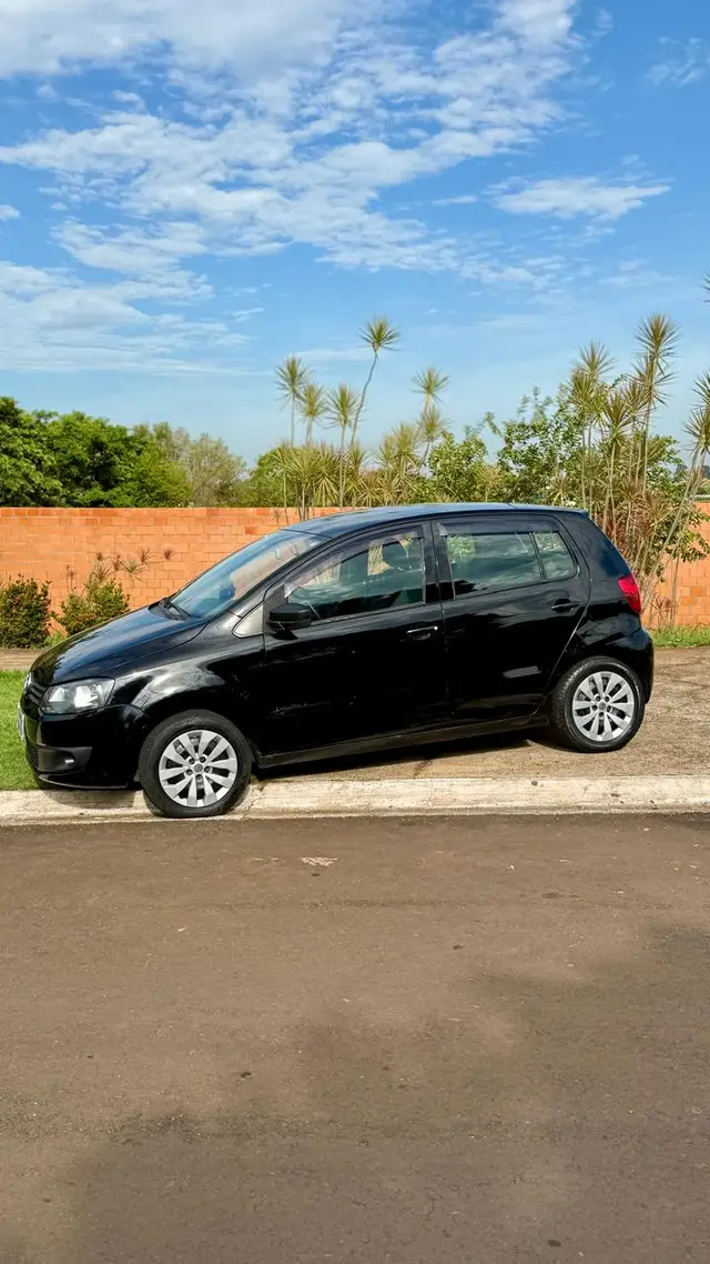 Carro Volkswagen Fox 2011 1.0 8V (Flex) 2p