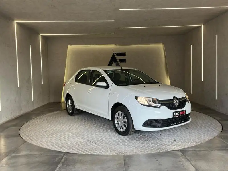Renault Logan Authentique 1.0 16V (flex)
