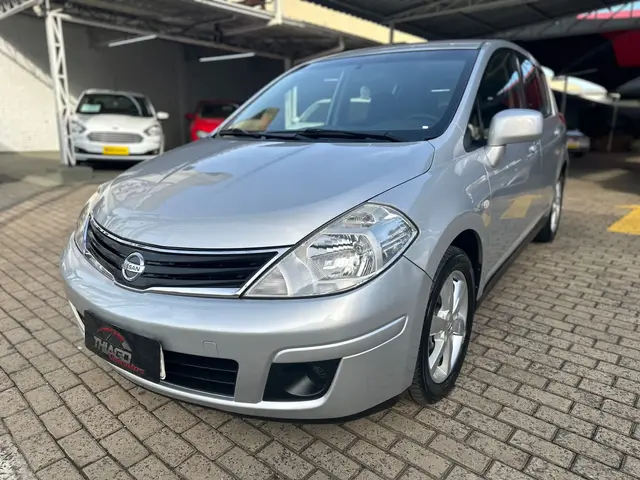 Carro Nissan Tiida 2013 SL 1.8 (flex)