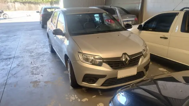 Carro Renault Logan 2025 Zen 1.0
