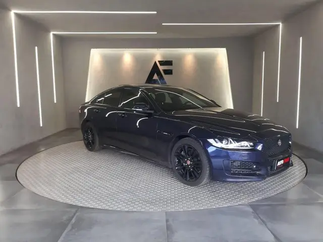 Carro Jaguar XE 2018 2.0 R-Sport 250