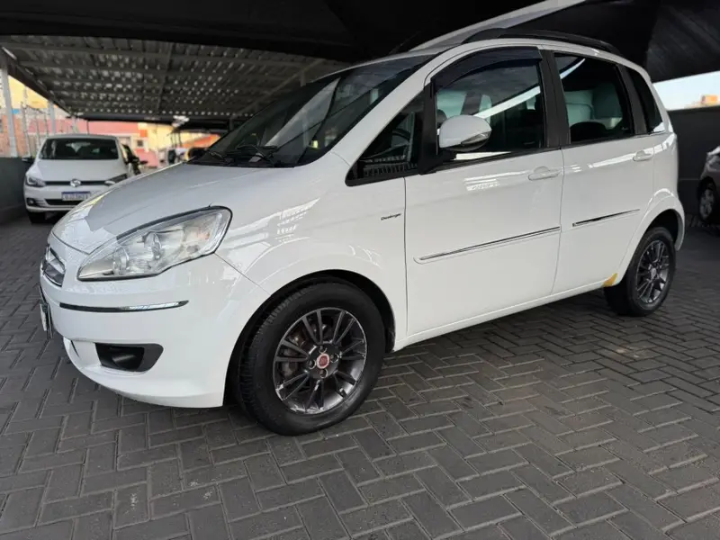Fiat Idea ESSENCE Dualogic 1.6 Flex 16V 5p