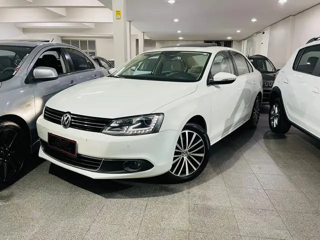 Carro Volkswagen Jetta 2013 2.0 TSI Highline DSG