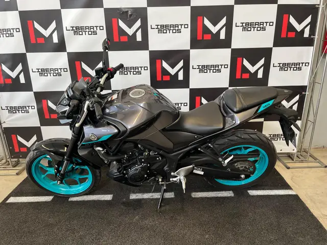 Carro Yamaha MT-03 2025 ABS