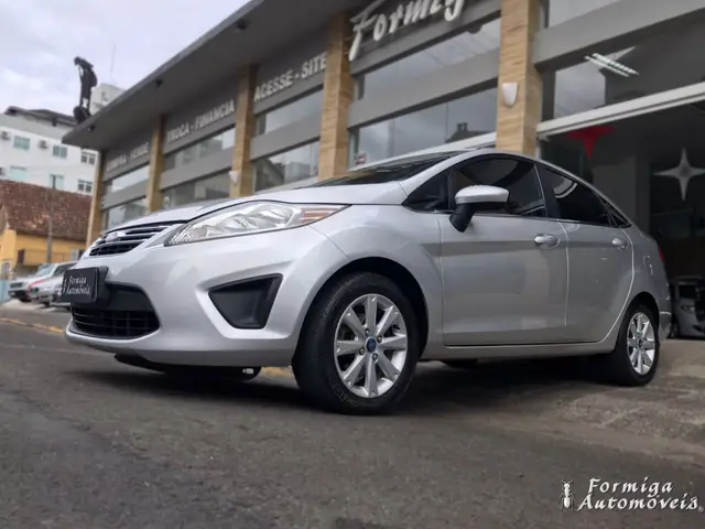 Carro Ford New Fiesta Sedan 2013 SE 1.6 (Flex)