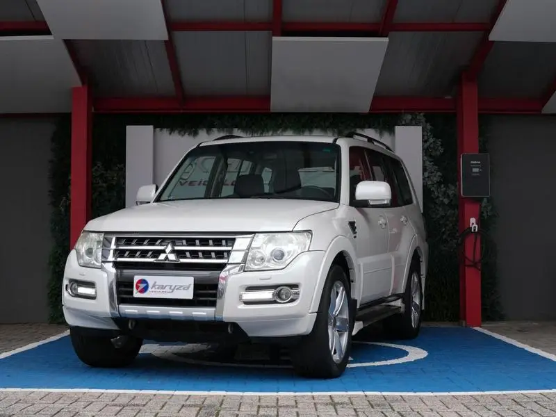 Mitsubishi Pajero Full 3.2 DI-D 3D HPE 4WD