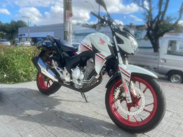 Moto Honda CB 250F Twister 2022 (CBS)