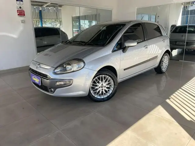 Carro Fiat Punto 2013 Essence 1.6 16V (Flex)