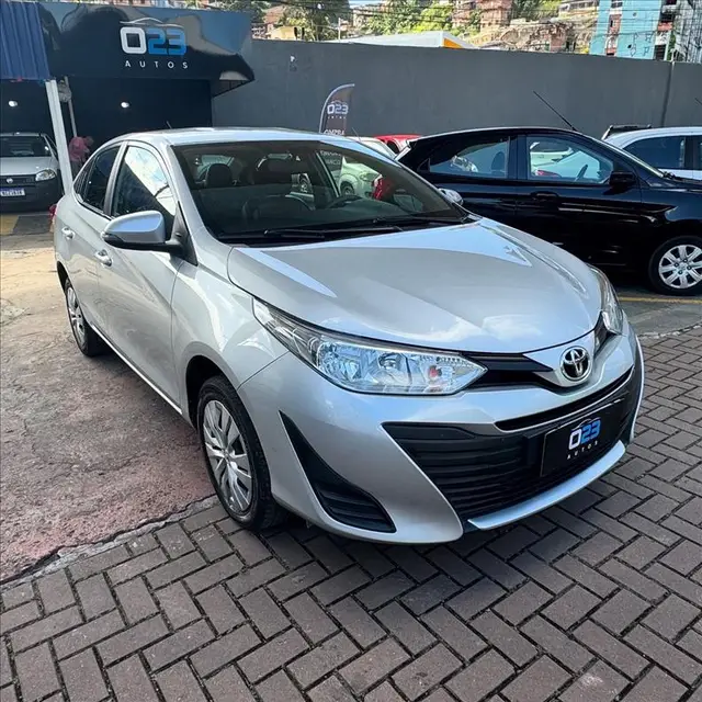 Carro Toyota Yaris Sedan 2021 1.5 XL Live (Flex)