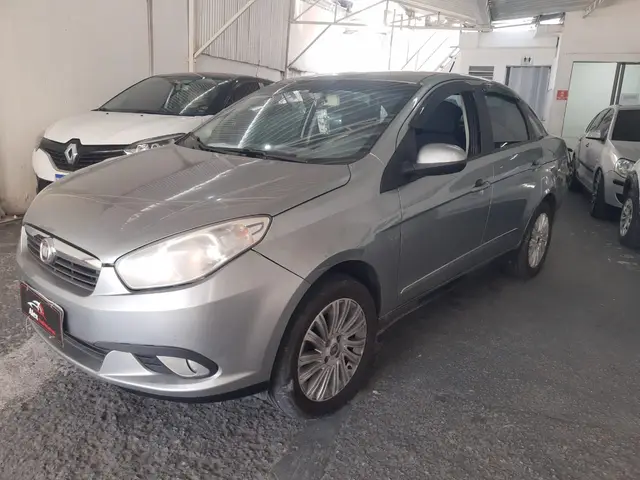 Carro Fiat Grand Siena 2013 Essence 1.6 16V (Flex)
