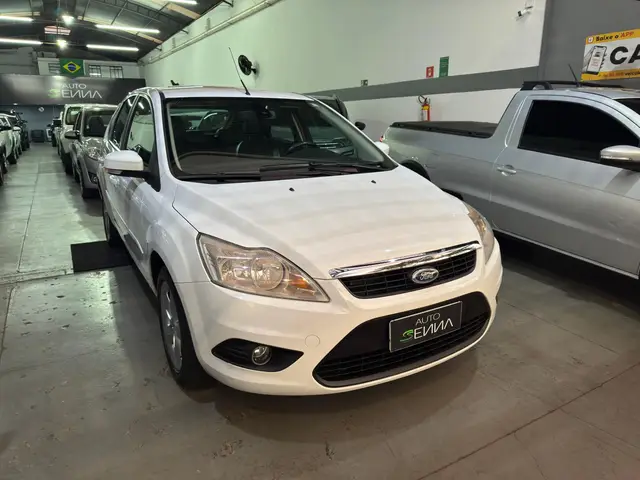 Carro Ford Focus Hatch 2012 2.0 16V Flex