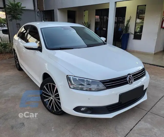 Carro Volkswagen Jetta 2013 2.0 Comfortline Tiptronic (Flex)