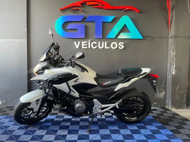 Carro Honda NC 700X 2014 STD