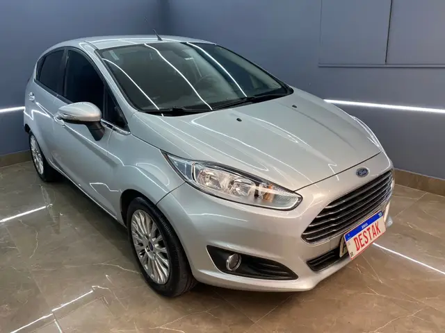 Carro Ford Fiesta Hatch 2016 SE Powershift 1.6 (Flex)