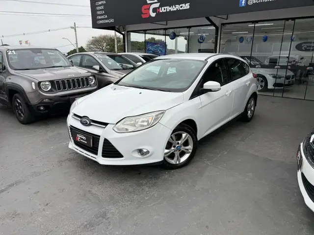 Carro Ford Focus Hatch 2015 SE 1.6 16V TiVCT