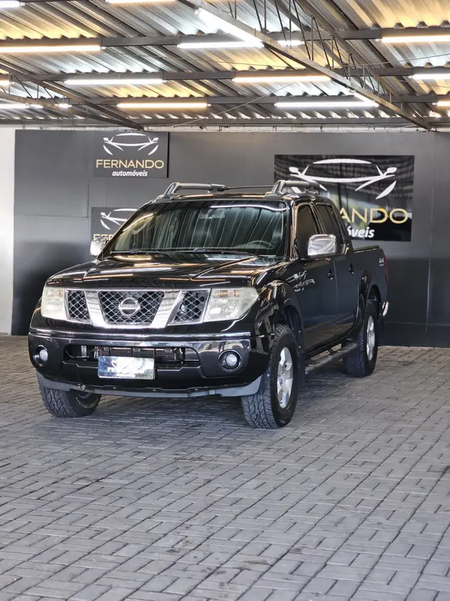 Carro Nissan Frontier 2010 LE 4x4 2.5 16V (cab. dupla)