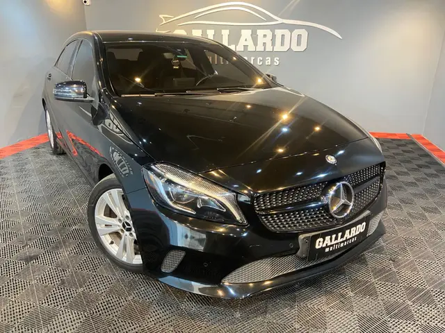 Carro Mercedes-Benz Classe A  2016 200 1.6 Turbo FlexFuel DCT