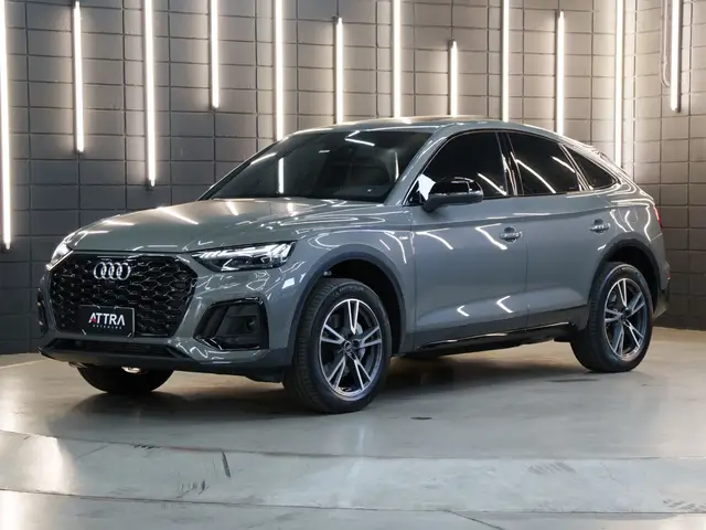 Carro Audi Q5 2023 Performance Black TFSIe
