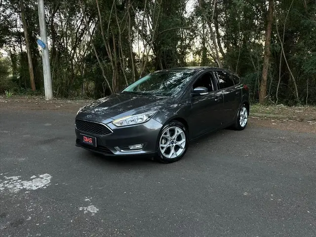 Carro Ford Focus Hatch 2017 SE Plus 2.0 PowerShift