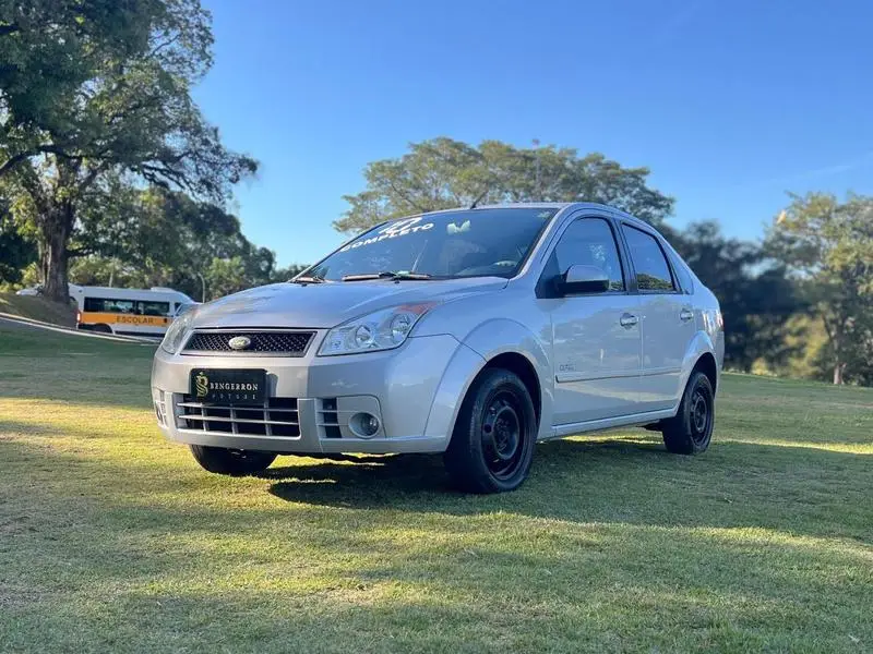 Ford Fiesta Sedan 1.6 (Flex)