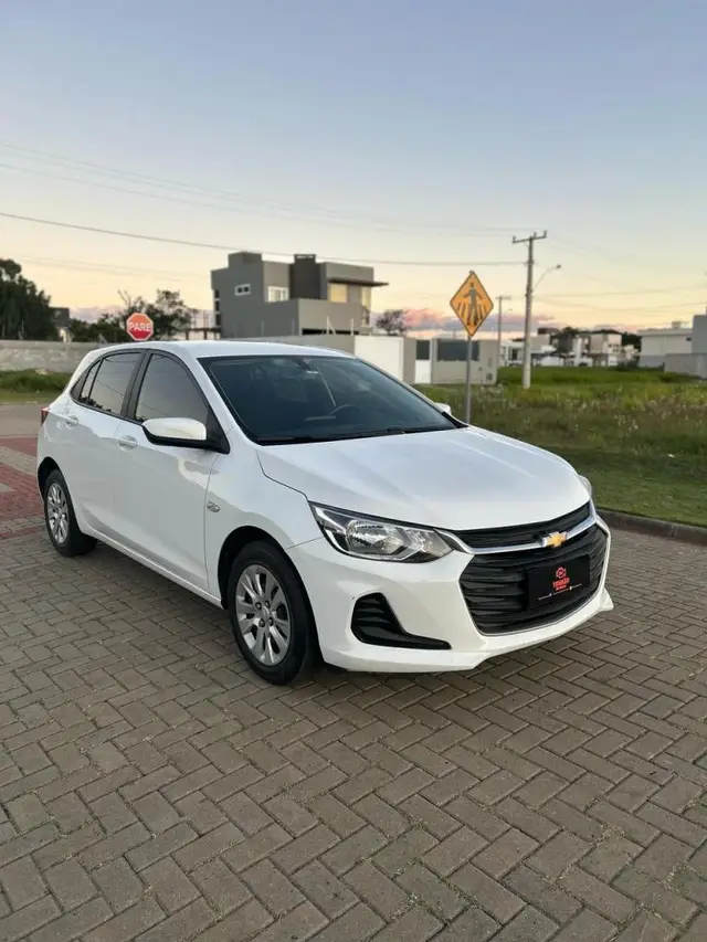 Carro Chevrolet Onix 2023 1.0