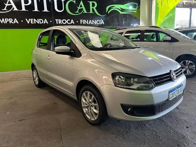 Carro Volkswagen Fox 2014 1.0 TEC (Flex) 2p