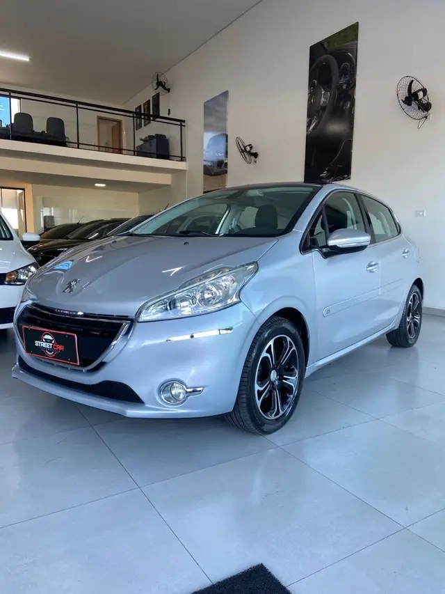 Carro Peugeot 208 2015 Griffe  1.6 16V (Flex) (Aut)