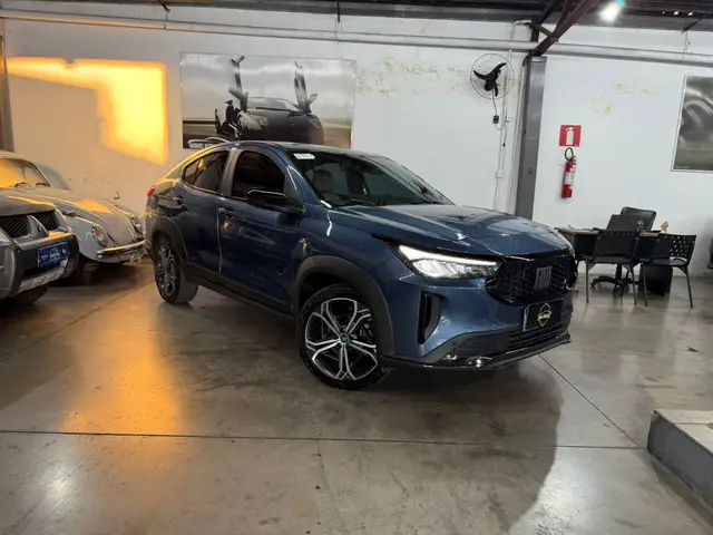 Carro Fiat Fastback 2025 Impetus T200 Hybrid