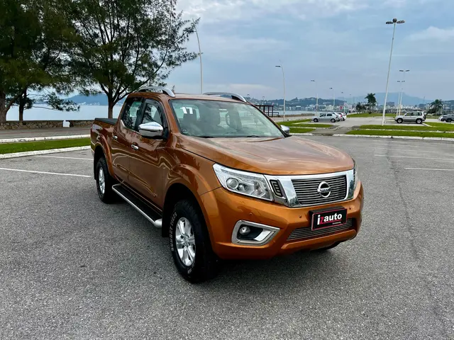 Carro Nissan Frontier 2017 2.3 TD CD LE 4x4 (Aut)
