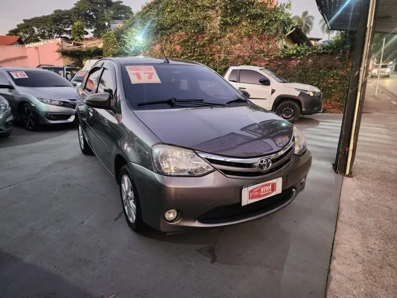 Toyota Etios Sedan XLS 1.5 (Flex)