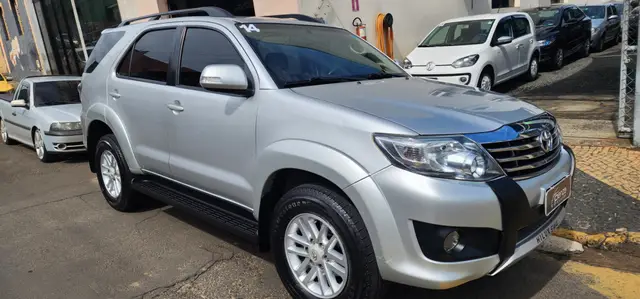 Carro Toyota Hilux SW4 2014 2.7 4x2 SR (Flex)