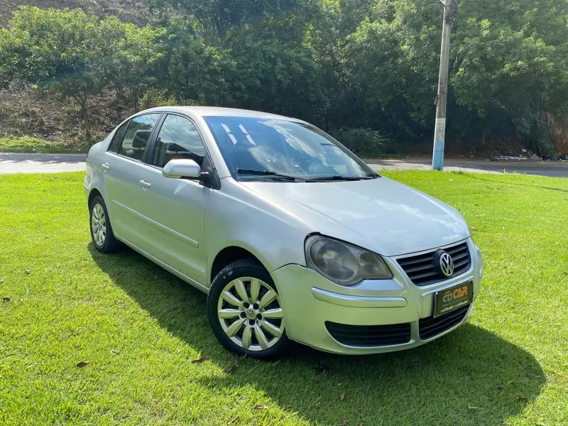 Volkswagen Polo Sedan 1.6 8V (Flex)