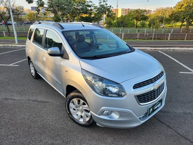 Carro Chevrolet Spin 2013 LTZ 7S 1.8 (Flex)
