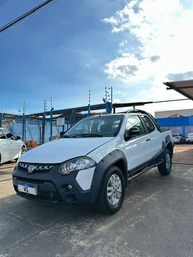 Carro Fiat Strada 2013 Adventure 1.8 16V (Flex) (Cabine Dupla)