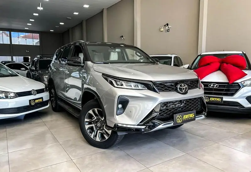 Toyota Diamond  2.8 turbodiesel 7L 4x4 (Aut)