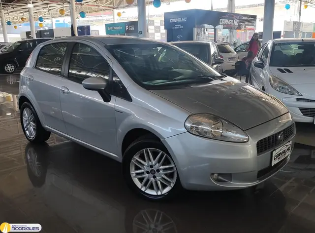 Carro Fiat Punto 2011 Essence 1.6 16V (Flex)