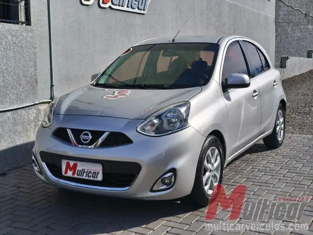 Carro Nissan March 2015 1.6 16V SV (Flex)