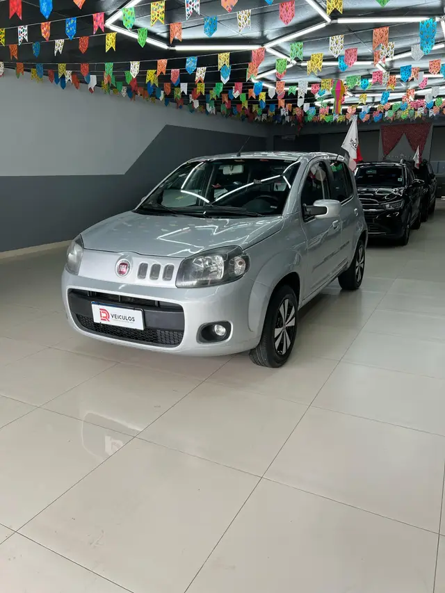 Carro Fiat Uno 2016 Vivace 1.0 8V (Flex) 4p