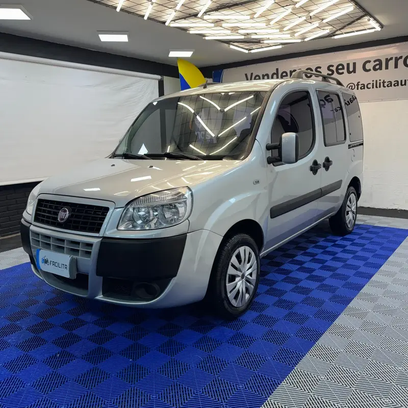 Fiat Doblò Essence 1.8 5L (Flex)