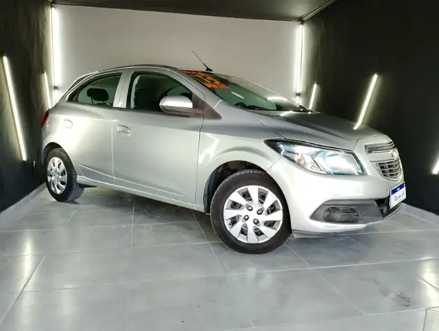 Carro Chevrolet Onix 2013 1.4 LT SPE/4