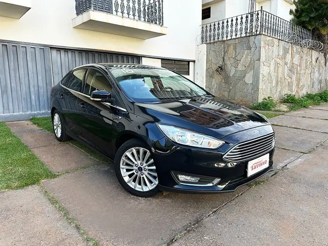 Carro Ford Focus Hatch 2016 Titanium 2.0 PowerShift