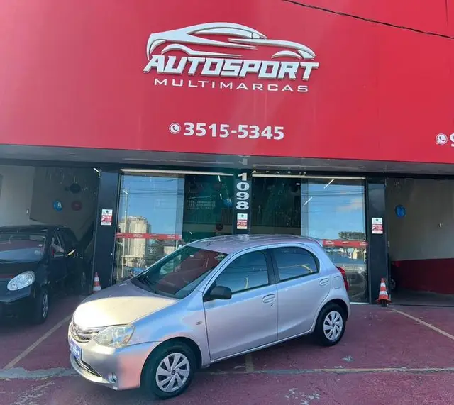 Carro Toyota Etios 2013 1.3 (Flex)