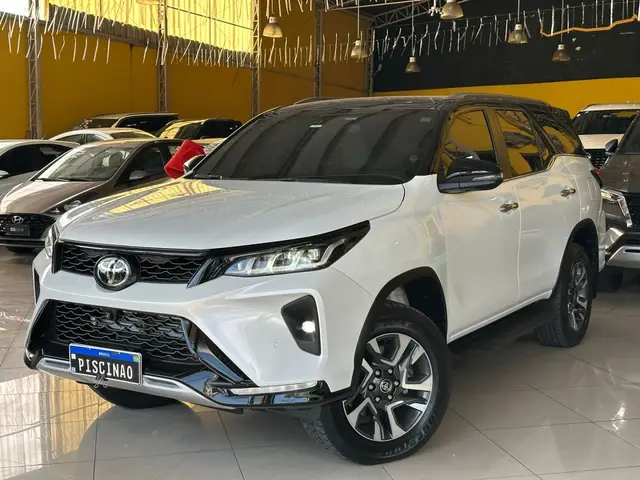 Carro Toyota SW4 2023 Diamond  2.8 turbodiesel 7L 4x4 (Aut)