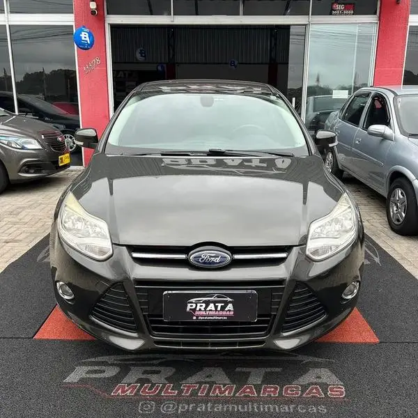 Carro Ford Focus Hatch 2014 Titanium 2.0 16V PowerShift