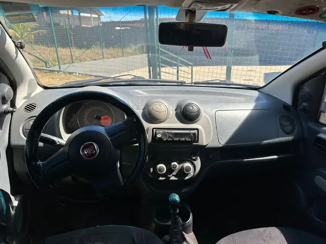 Carro Fiat Uno 2014 Vivace College 1.0 8V (Flex) 4p