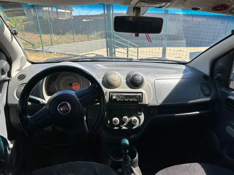Fiat Uno Vivace College 1.0 8V (Flex) 4p
