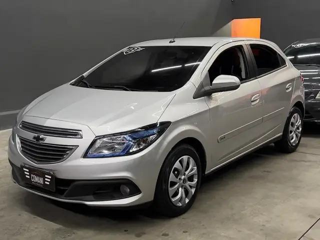 Carro Chevrolet Onix 2013 1.4 LT SPE/4